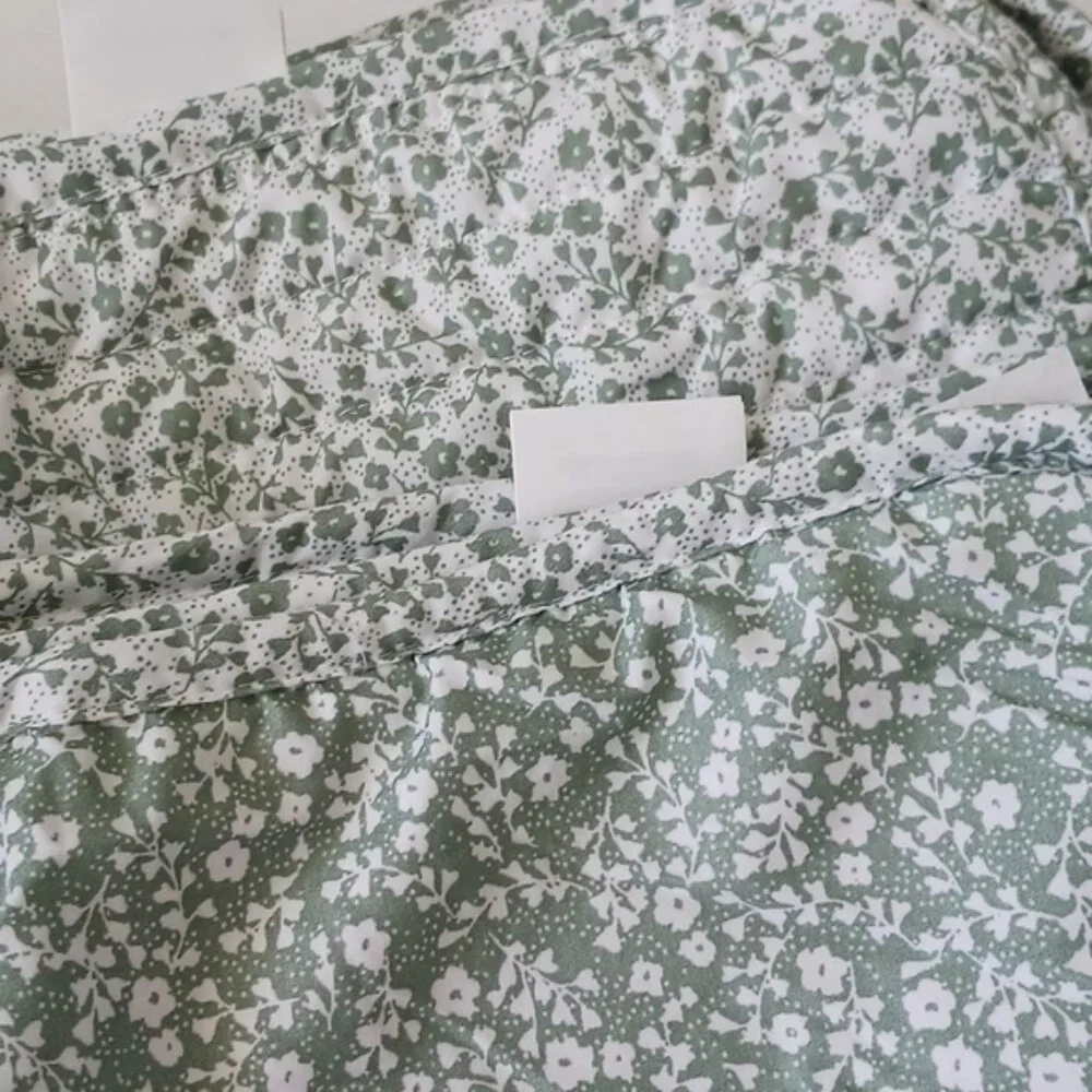 2 pc Shabby Shic decorative pillows floral green 28